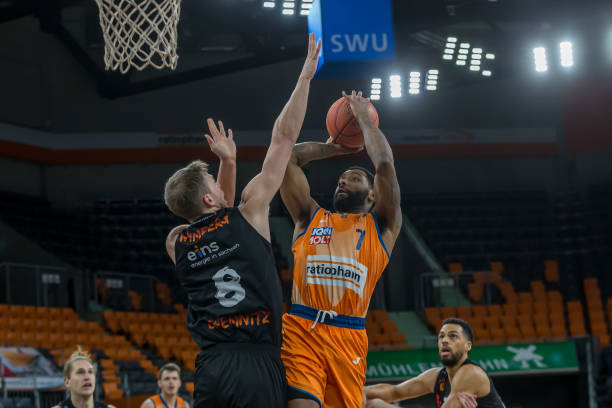 使霍勒迪在 使霍勒迪在