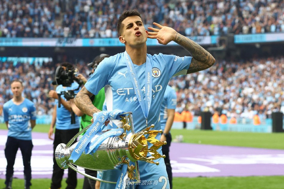 超越年龄的 超越年龄的