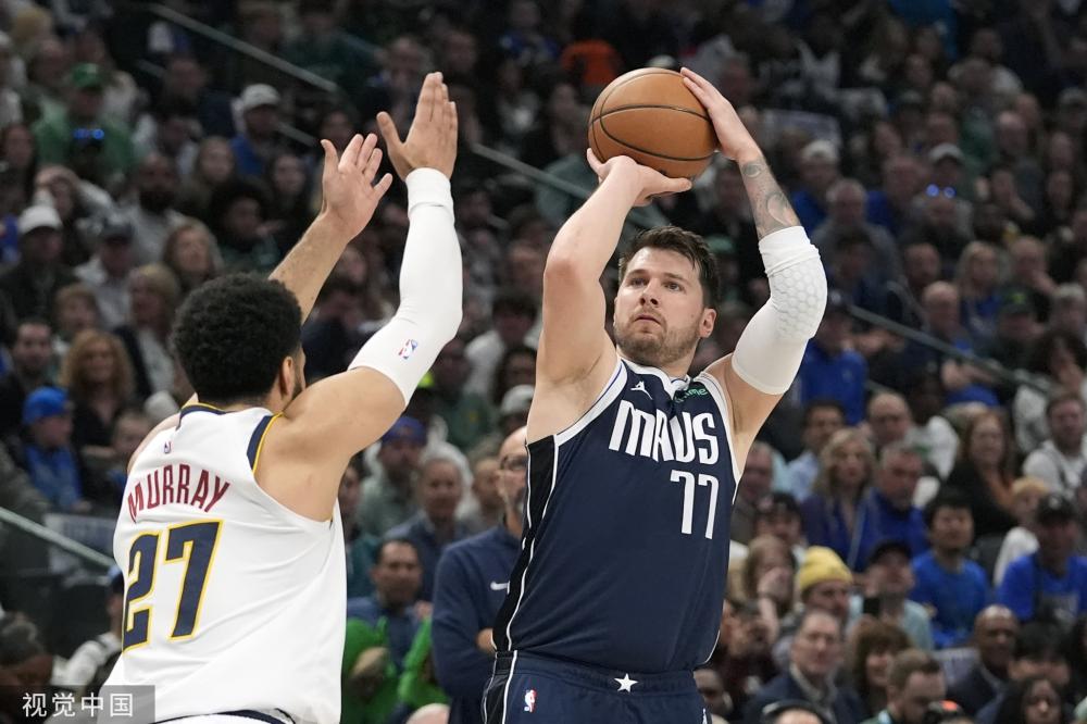 而申花的中 而申花的中